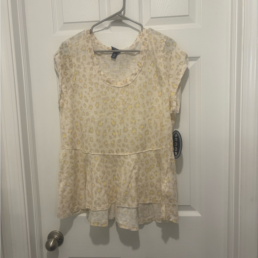 NWT Scoop Raw Edge Knit Top Leopard Print Size XS. - Picture 2 of 6